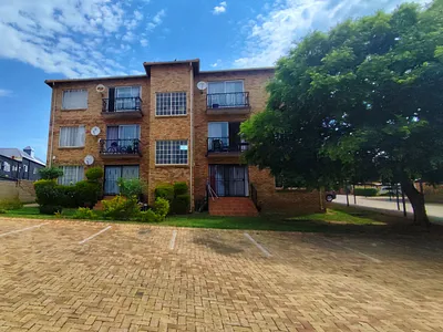 2 Bedroom Apartment For Sale in Randburg - ZzXO.webp