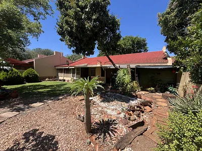 3 Bedroom Townhouse For Sale in Mookgopong - Oz1o.webp