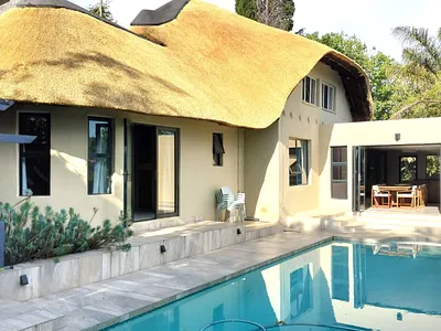 4 Bedroom House For Sale in Roodepoort - gIdV.webp