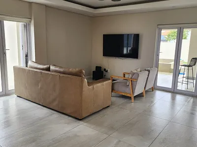 4 Bedroom House To Rent in Malmesbury - img