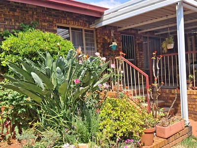 Townhouse For Sale in Pretoria - ZQOc.webp
