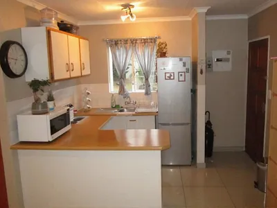 2 Bedroom Apartment To Rent in Roodepoort - 3bbL.webp