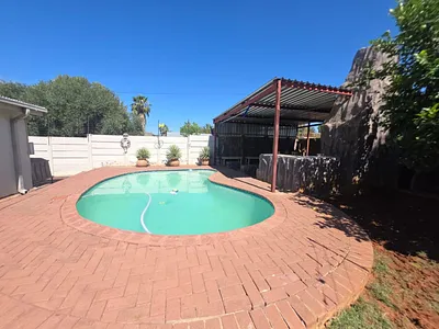 3 Bedroom House For Sale in Kimberley - 7xlt.webp