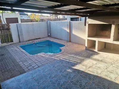 4 Bedroom Townhouse To Rent in Kuruman - csfE.webp