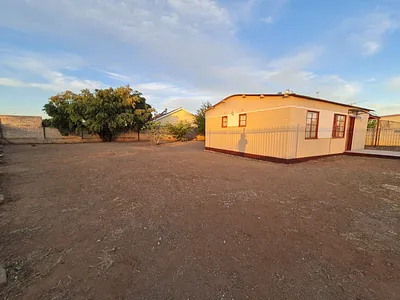 3 Bedroom House For Sale in Kimberley - img