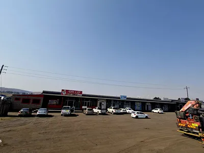 Commercial Property For Sale in Witbank - Z7b6.webp