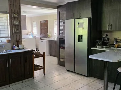 4 Bedroom House For Sale in Secunda - pJSh.webp