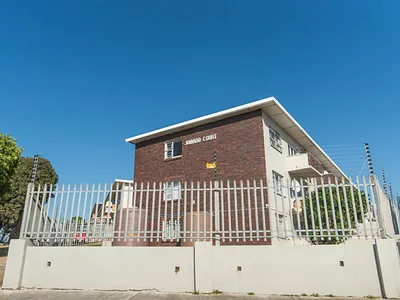 2 Bedroom Apartment For Sale in Port Elizabeth - XILW.webp