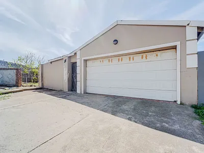 2 Bedroom House For Sale in Port Elizabeth - pXtu.webp