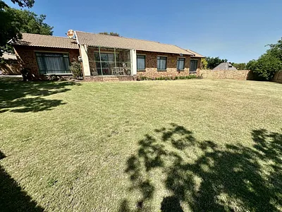 3 Bedroom House For Sale in Secunda - acTo.webp