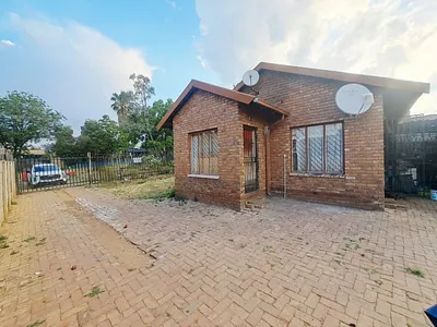 5 Bedroom House For Sale in Pretoria - fgcH.webp