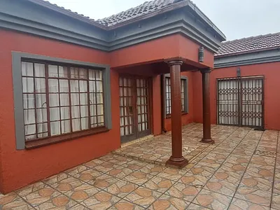 5 Bedroom House For Sale in Pretoria - eTNC.webp