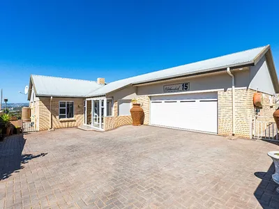 3 Bedroom House For Sale in Hartenbos - sh7j.webp