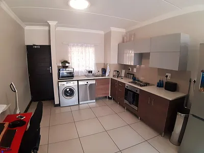 2 Bedroom Townhouse To Rent in Centurion - img
