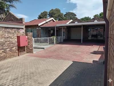 2 Bedroom Townhouse For Sale in Roodepoort - CgOS.webp