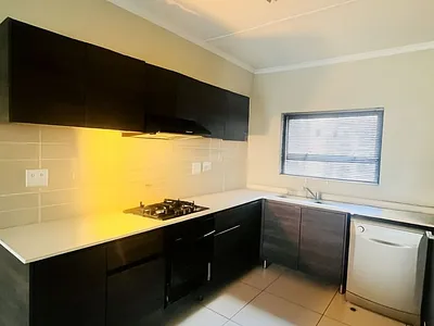 2 Bedroom Apartment For Sale in Sandton - mtS6.webp