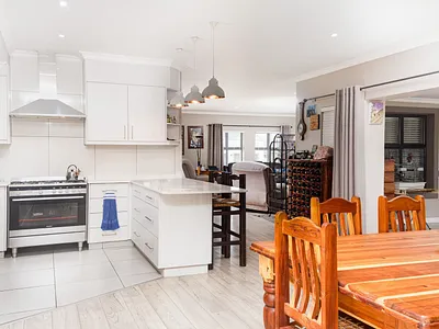 3 Bedroom House For Sale in George - rKSF.webp