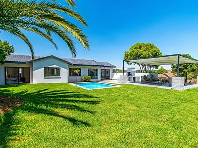 3 Bedroom House For Sale in Roodepoort - TaiH.webp