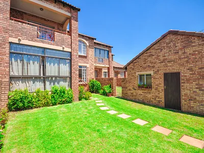 2 Bedroom Apartment For Sale in Pretoria - nxE2.webp