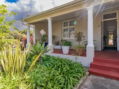 3 Bedroom House For Sale in Strand - WHW7.webp