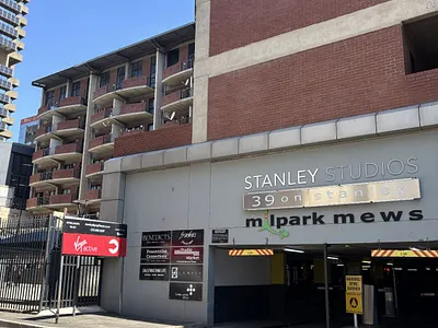 2 Bedroom Apartment For Sale in Johannesburg - WhcP.webp