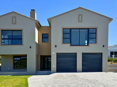 3 Bedroom House For Sale in Gansbaai - CUUA.webp