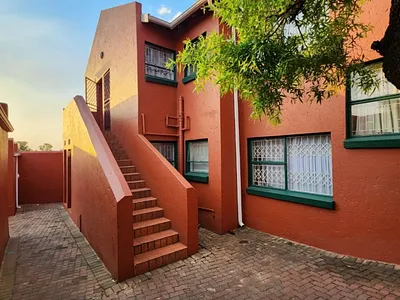 2 Bedroom Apartment For Sale in Midrand - ItfL.webp