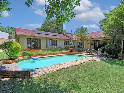 4 Bedroom House For Sale in Randburg - img