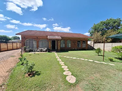 6 Bedroom House For Sale in Modimolle - hAce.webp