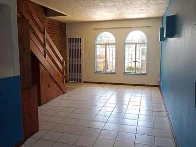 2 Bedroom Townhouse For Sale in Pretoria - Vo5K.webp