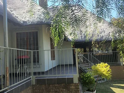 4 Bedroom House For Sale in Vaal Marina - agSP.webp
