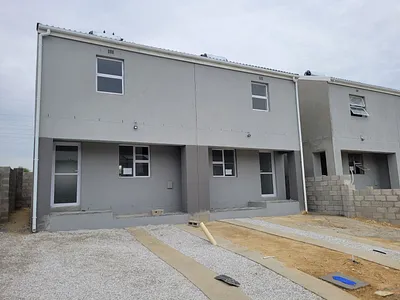 3 Bedroom Townhouse For Sale in Blue Downs - iOzy.webp