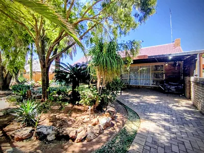 4 Bedroom House For Sale in Stilfontein - Uhg8.webp