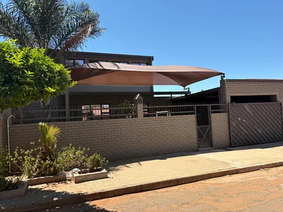 3 Bedroom House For Sale in Kimberley - IF6p.webp