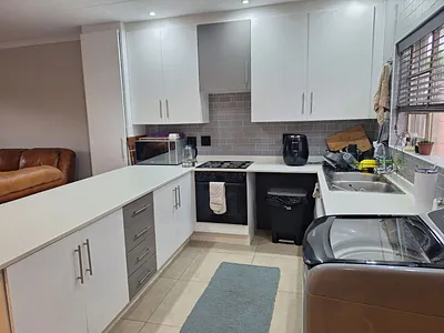 2 Bedroom Townhouse For Sale in Pretoria - img