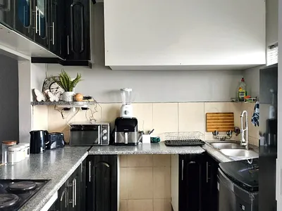 3 Bedroom Apartment For Sale in Roodepoort - img