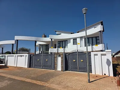 6 Bedroom House For Sale in Mokopane - bwXV.webp