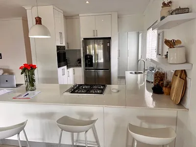 4 Bedroom House For Sale in Somerset West - iKOX.webp