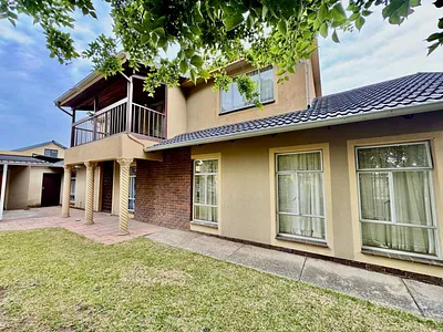 4 Bedroom House For Sale in Secunda - 8mzZ.webp