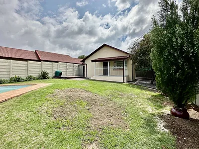 2 Bedroom House For Sale in Secunda - balj.webp