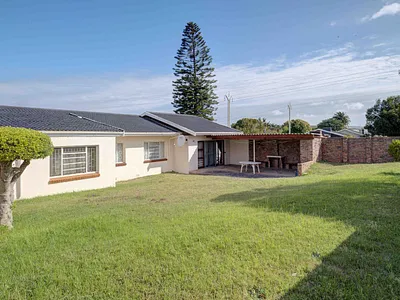 3 Bedroom House For Sale in Port Elizabeth - r2jh.webp
