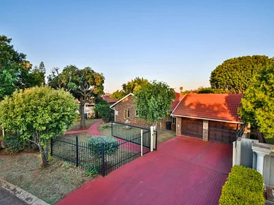 House For Sale in Akasia - 4Te6.webp