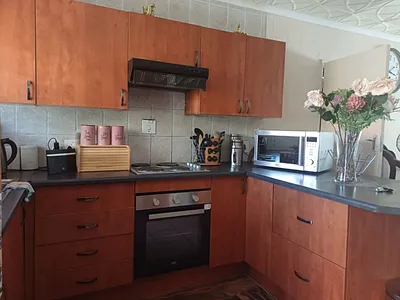 3 Bedroom Townhouse To Rent in Roodepoort - jP2A.webp