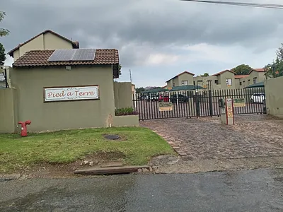 2 Bedroom Apartment For Sale in Randburg - ODS7.webp