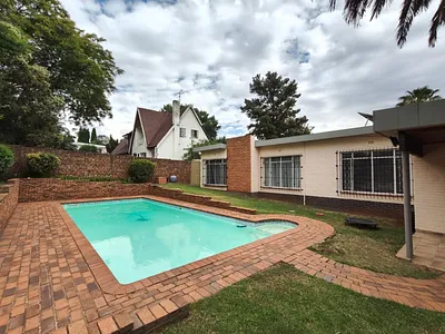 4 Bedroom House To Rent in Quellerina, Roodepoort - jhkD.webp