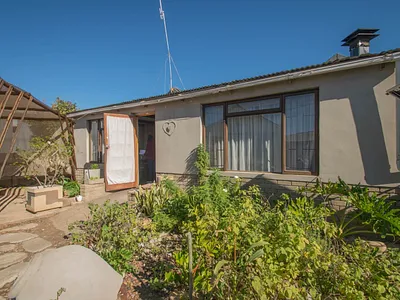 2 Bedroom House For Sale in Albertinia - img