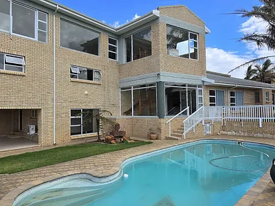 4 Bedroom House For Sale in Mossel Bay - 4qHt.webp