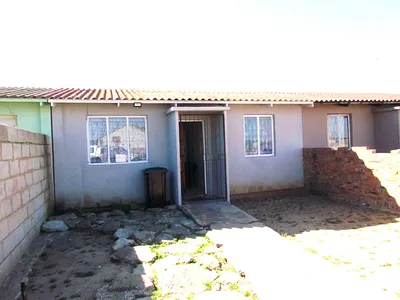 2 Bedroom House For Sale in Port Elizabeth - k7fN.webp