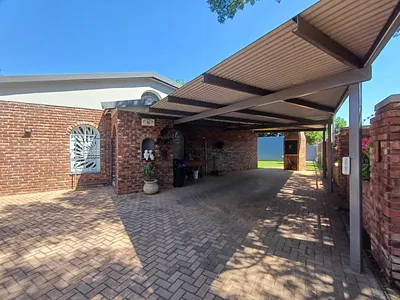 4 Bedroom House For Sale in Potchefstroom - 9R8V.webp