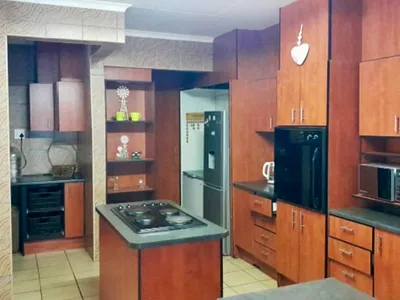 3 Bedroom House For Sale in Carletonville - gYdq.webp